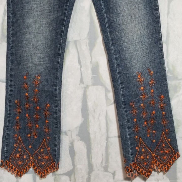 Embroidered Y2K Jeans - Picture 3 of 6